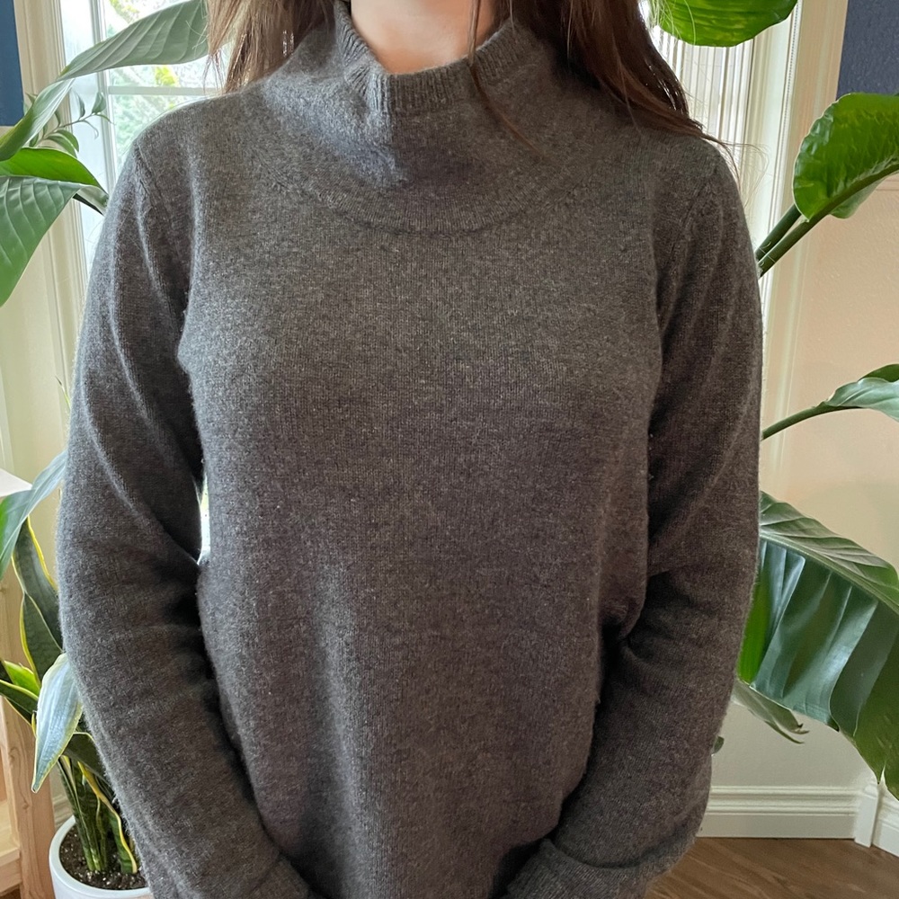 Sea Bleu Cashmere Cowl Neck Sweater - Gray, Size M